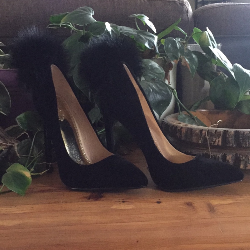 Charlotte Russe Black Pumps with Pom